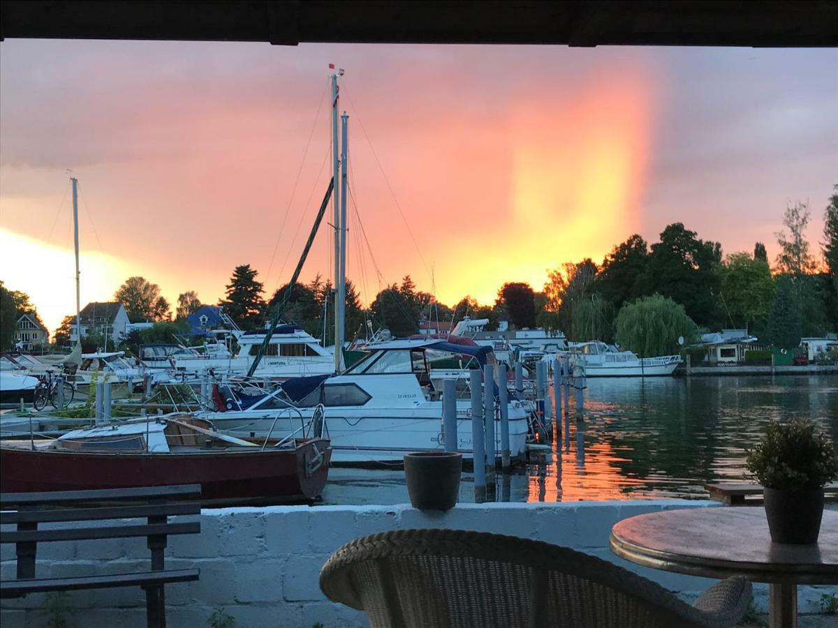 Tiny House Oder Ferienwohnung Auf Der Sunset Marina ベルリン エクステリア 写真
